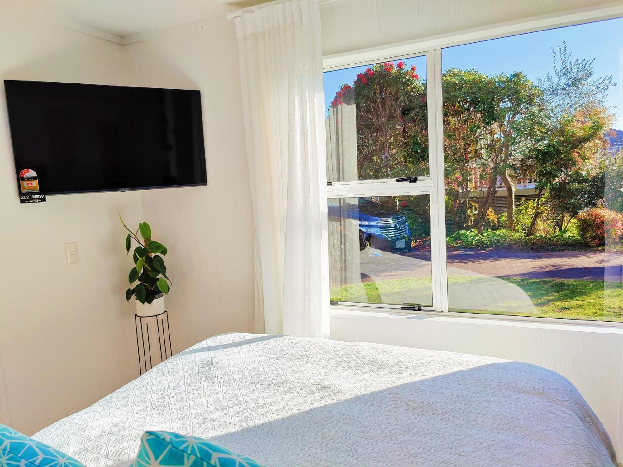 Delight In Birch-Lake View Holiday Home Lago Lago Taupo Exterior foto