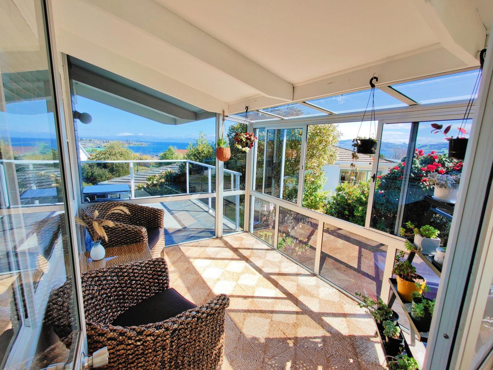 Delight In Birch-Lake View Holiday Home Lago Lago Taupo Exterior foto
